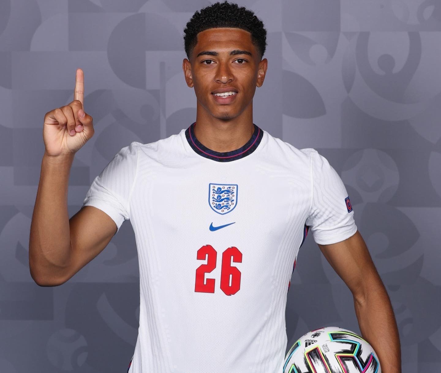 伊萨克重伤后发文：很遗憾要缺阵一段时间，是时候休息一阵了（伊萨克重伤发声：将缺阵一段时间，暂别赛场疗养）