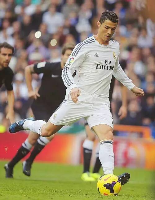 意媒：尤文正在关注吕迪格的情况，球员与斯帕莱蒂关系密切（意媒：尤文关注吕迪格动向，球员与斯帕莱蒂关系紧密）